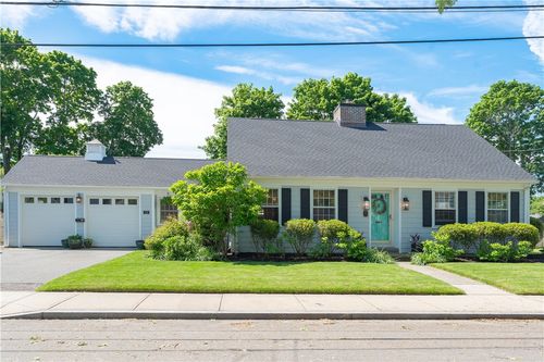 23 Dyer St, Warren, RI, 02885-3632 | Card Image