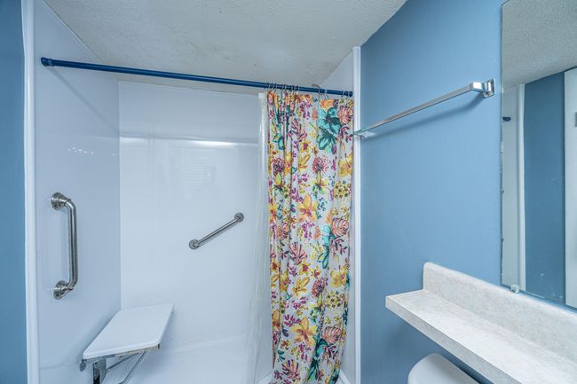 Bathroom | Image 22