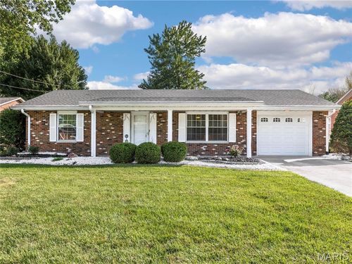 213 Crestview Dr, Wood River, IL, 62095-4056 | Card Image