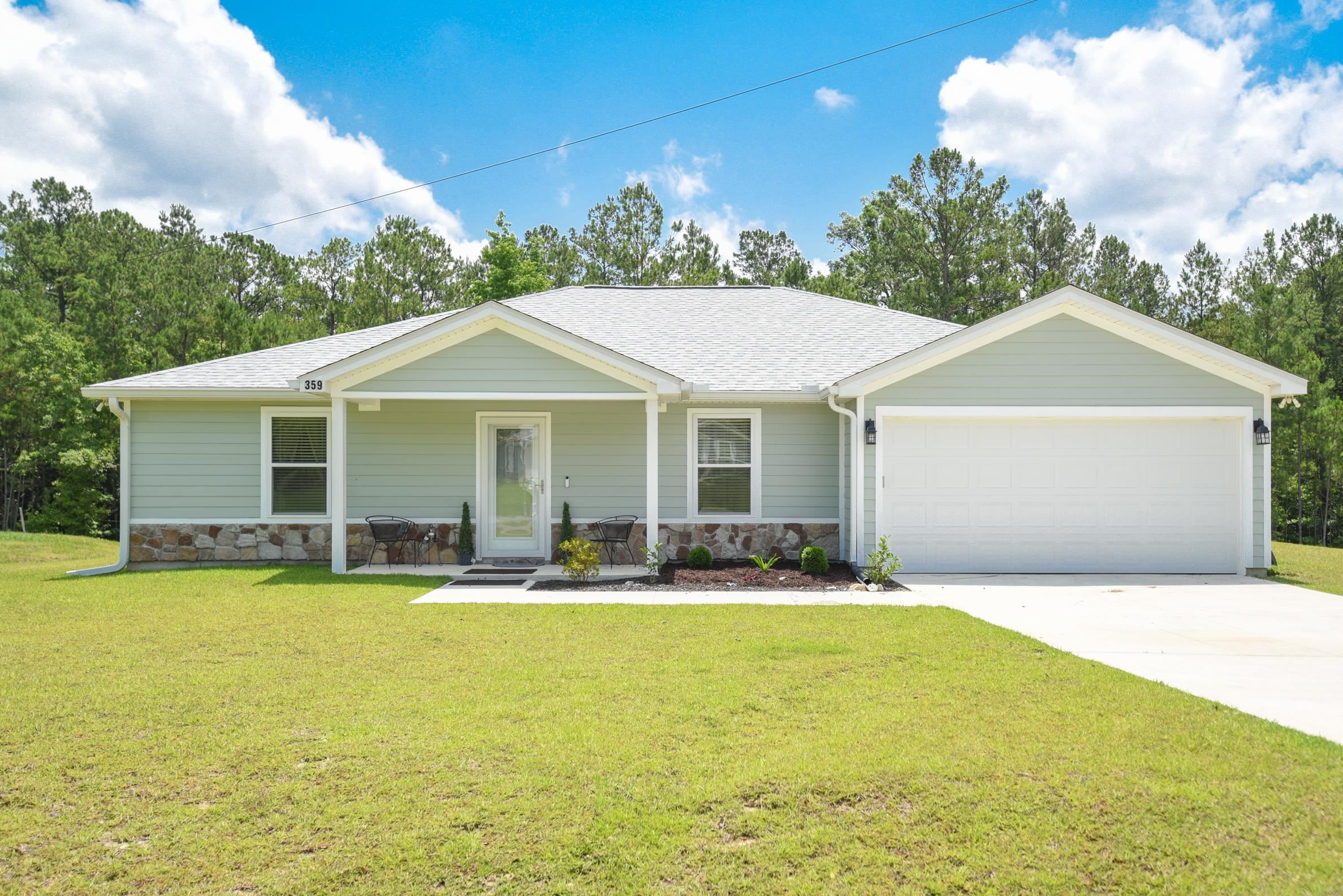 Mae Cato Dr, Midway, FL 32343
