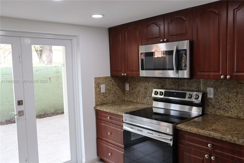 apt-12101-10101 W Okeechobee Rd, Hialeah Gardens, FL, 33016-3124 | Card Image