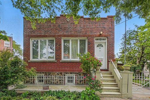 2117 Hazen St, East Elmhurst, NY, 11370-1019 | Card Image