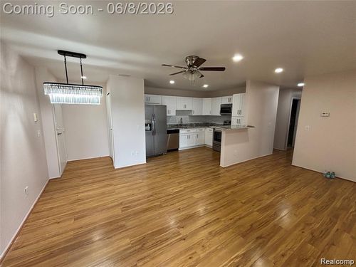 15140 Seagull Dr, Sterling Heights, MI, 48313-2386 | Card Image