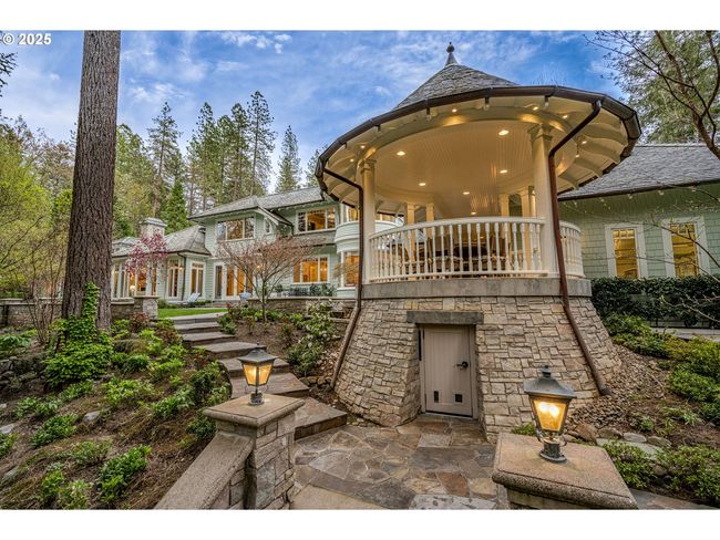 503 Quail Ln, House other with 3 bedrooms, 4 bathrooms and 3 parking in Grants Pass OR | Image 10