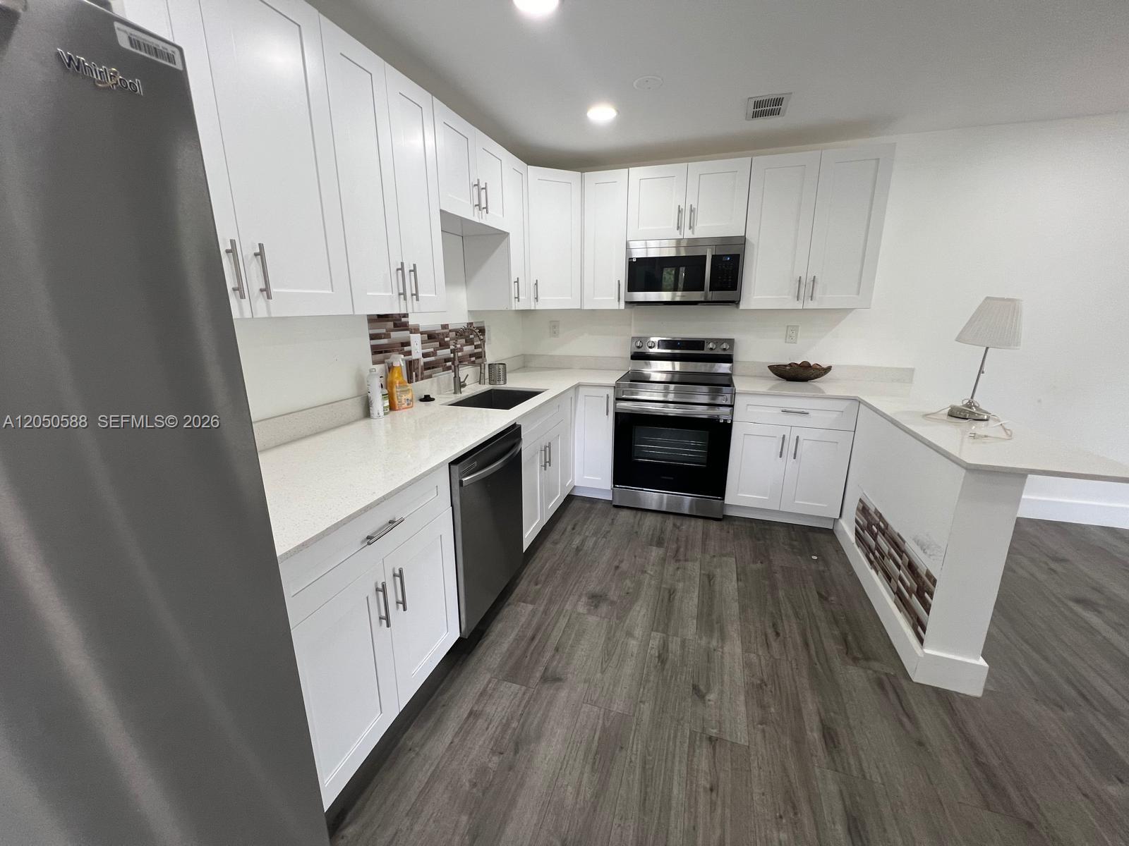 Residential Lease in Dania Beach 2