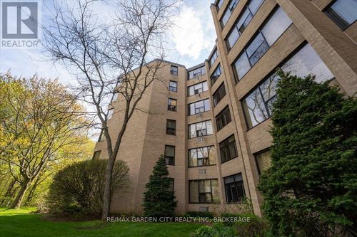 402b-200 Highway 20 Highway W, Pelham (Fonthill), ON, L0S1E5 | Card Image