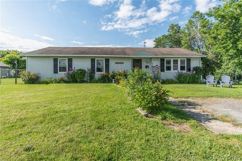 39 Saint Lawrence Ave, Alexandria Bay, NY, 13607-1706 | Card Image