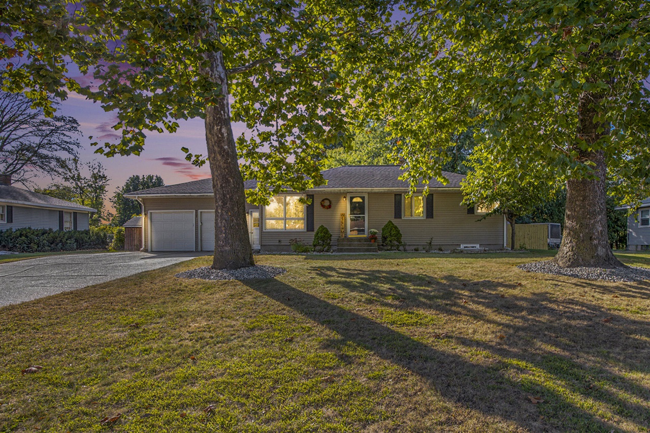 Louise Ave, Jenison, MI 49428