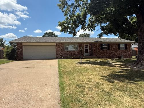 818 N 12th St, Rogers, AR, 72756-2724 | Card Image