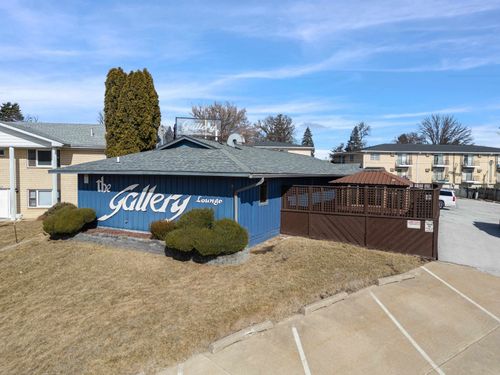 3727 Esplanade Ave, Davenport, IA, 52807-1813 | Card Image