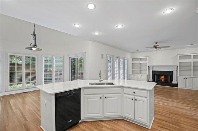 1021 Oakpointe Pl, House other with 4 bedrooms, 4 bathrooms and null parking in Dunwoody GA | Image 17
