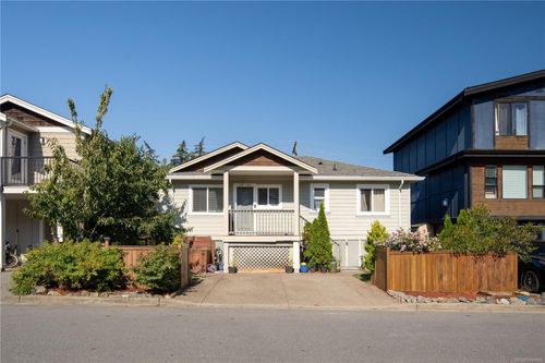3354 Vision Way, Victoria, BC, V9C0E4 | Card Image