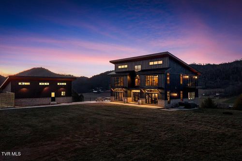 817 Neva View Ln, Mountain City, TN, 37683-2400 | Card Image