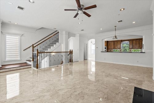 6118 Tyne St, Houston, TX, 77007-3044 | Card Image