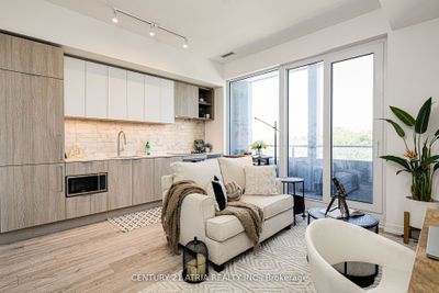 820 - 2020 Bathurst St, Condo with 1 bedrooms, 1 bathrooms and null parking in York ON | Image 1