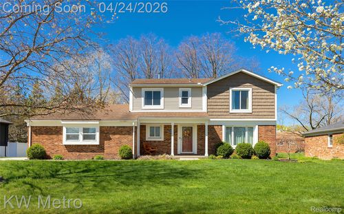 5267 Winchester Dr, Troy, MI, 48085-3246 | Card Image