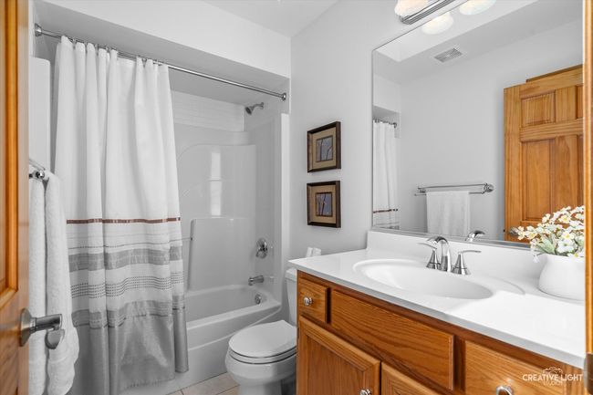 406 Camden Cir, House other with 4 bedrooms, 4 bathrooms and 3 parking in Oswego IL | Image 22