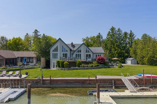 7474 Riverside Dr, Port Franks, ON, N0M2L0 | Card Image