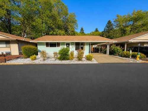 734 Brookside Cir, Rogue River, OR, 97537-9511 | Card Image