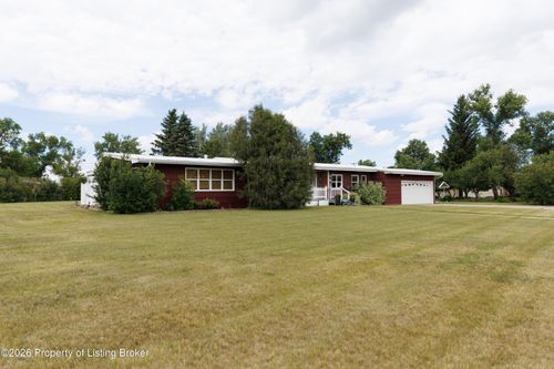 581 4th Ave Se, Beach, ND, 58621 | Card Image
