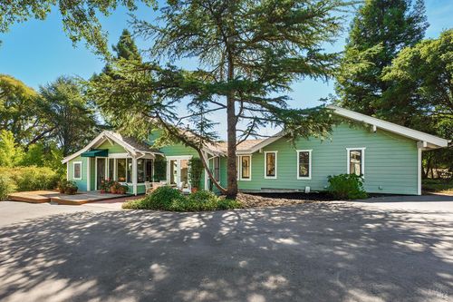 690 Palm Avenue, Penngrove, CA, 94951 | Card Image