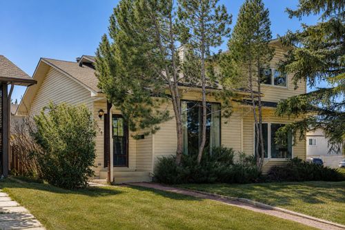3624 Cedarille Dr Sw, Calgary, AB, T2W3X8 | Card Image
