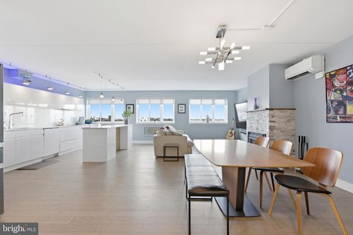 717-200 Lombard St, PHILADELPHIA, PA, 19147-1605 | Card Image