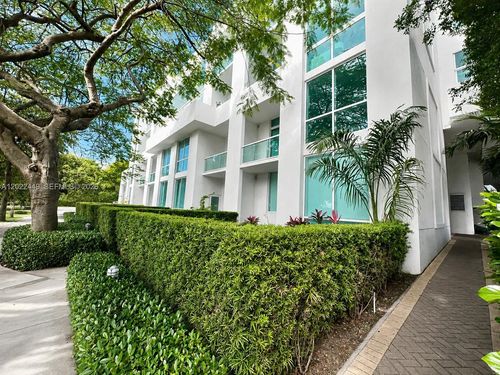 a04-1871 Nw South River Dr, MIAMI, FL, 33125-2772 | Card Image