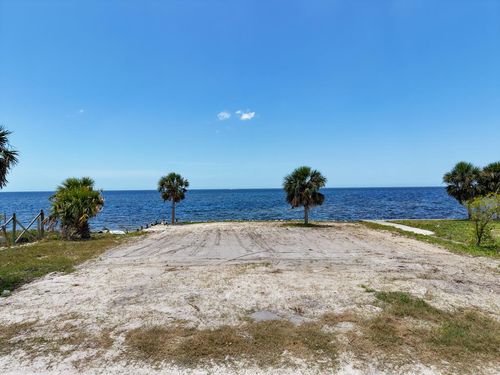22205 S Gulfview Dr, Perry, FL, 32348-8236 | Card Image