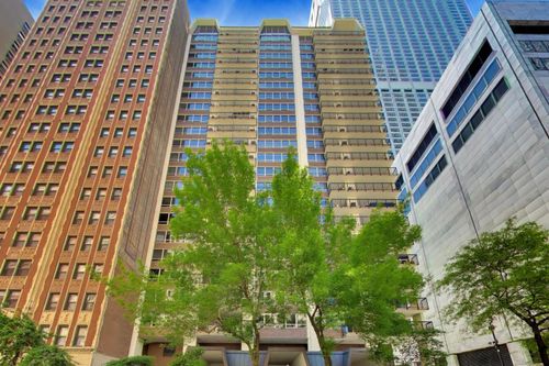 8b-201 E Chestnut St, Chicago, IL, 60611-7375 | Card Image