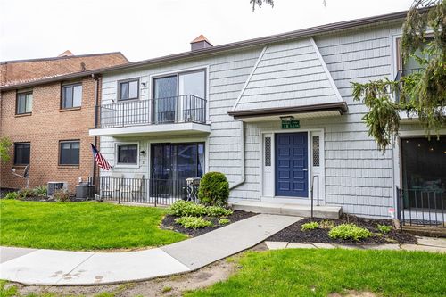 18-2 Great Wood Ct, Fairport, NY, 14450-2761 | Card Image