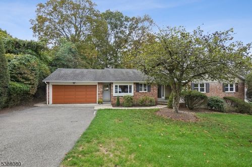 30 Alpine Dr, Wayne, NJ, 07470-4202 | Card Image