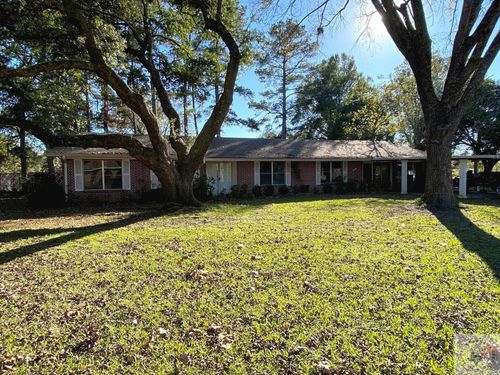 105 W Runnels St, New Boston, TX, 75570-3738 | Card Image