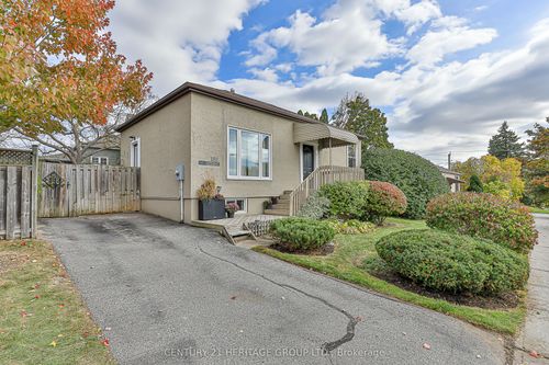 181 Muriel St, Newmarket, ON, L3Y3N1 | Card Image