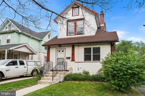 3 Beverly Ave, EAST LANSDOWNE, PA, 19050-2705 | Card Image