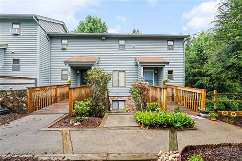 2b1-142 Village Dr, Boone, NC, 28607-7925 | Card Image