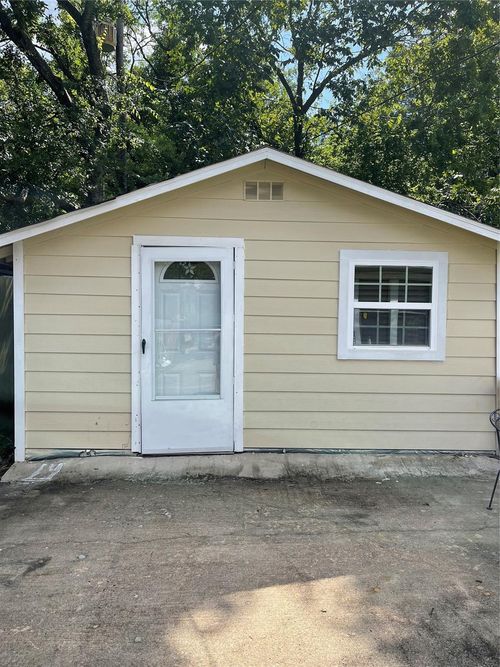 1472 1/2 Godwin St, Houston, TX, 77023-4523 | Card Image