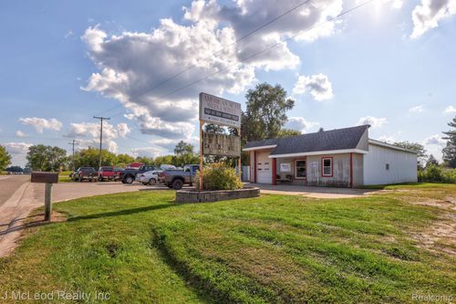 10474 State Rd, Millington, MI, 48746-9344 | Card Image