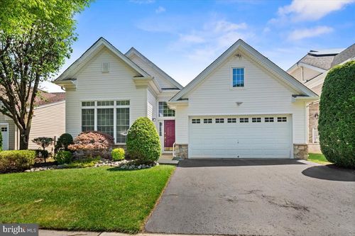 19 Galileo Dr, EAST WINDSOR, NJ, 08512-2542 | Card Image