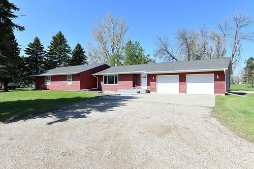 347 4th Ave W, Hunter, ND, 58048-2803 | Card Image