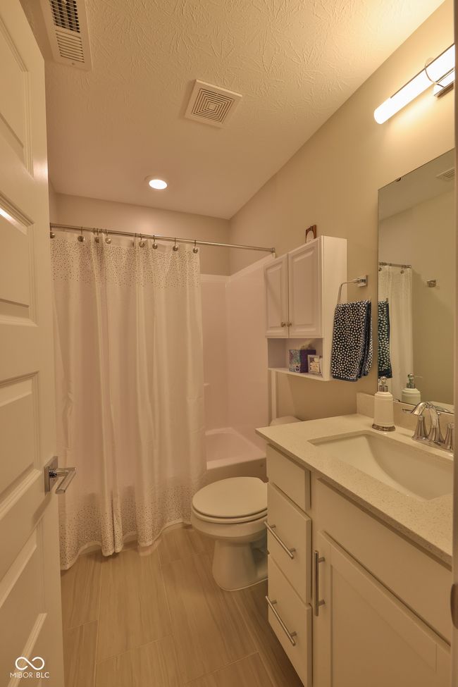 8244 Bostic Dr, Townhouse with 3 bedrooms, 4 bathrooms and null parking in Fishers IN | Image 9