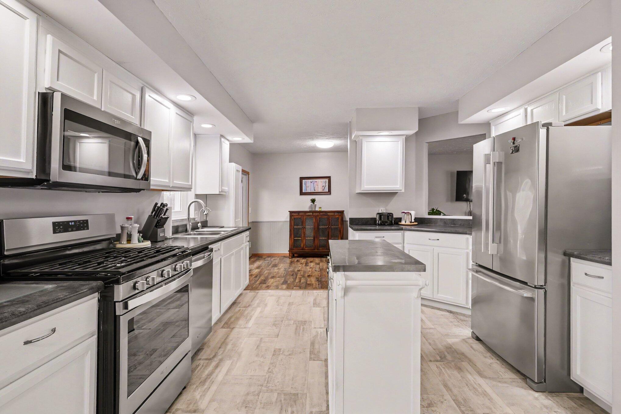 Residential in Athens Village 4