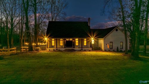 301 Walnut Creek Rd, Killen, AL, 35645-7558 | Card Image