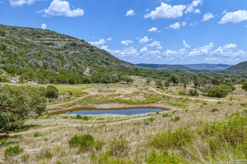 2242 Patterson Creek Rd, Leakey, TX, 78873 | Card Image