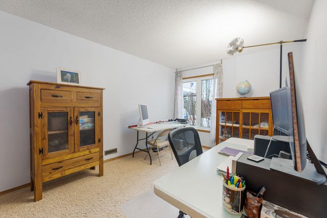 19 Sunrise Way, Home with 3 bedrooms, 3 bathrooms and 4 parking in Priddis Greens AB | Image 45