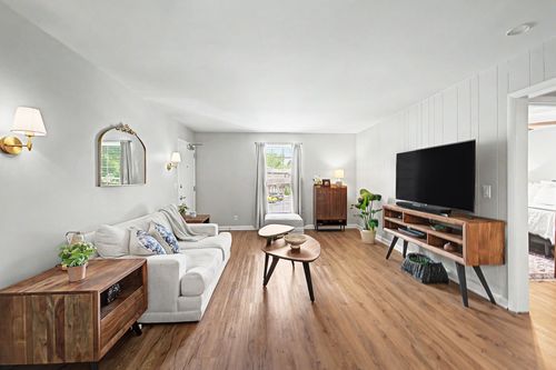 d5-1100 W Main St, Franklin, TN, 37064-3158 | Card Image