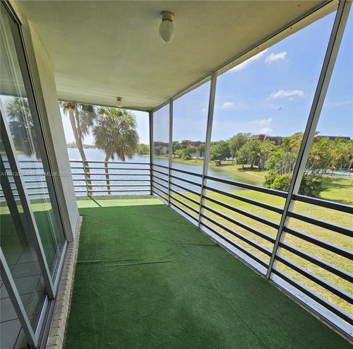 apt-220-447 Ne 195th St, Miami, FL, 33179-3319 | Card Image