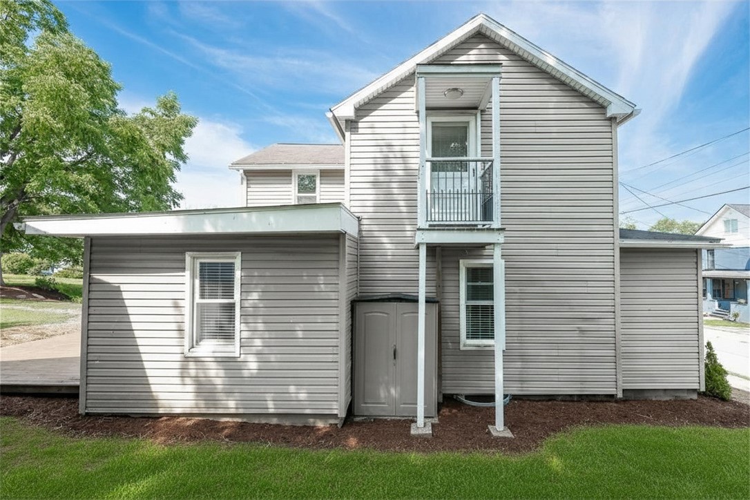 Residential in Indiana Boro 3