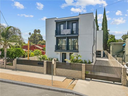 13942 Vanowen St, Van Nuys, CA, 91405-4131 | Card Image