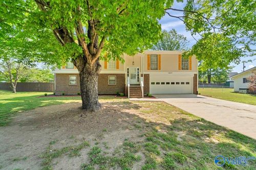 1407 Longbrook Dr Ne, Cullman, AL, 35055-2135 | Card Image